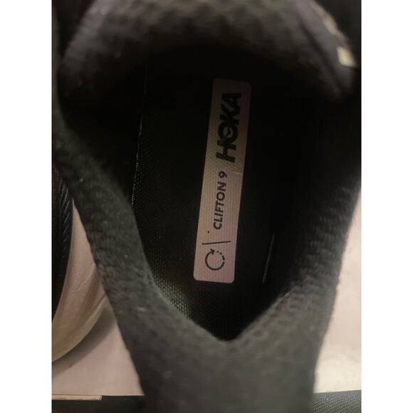 WOMEN’S HOKA CLIFTON 9 BLACK/WHITE REGULAR ATHLETIC SHOES Size 6B - Picture 6 of 10